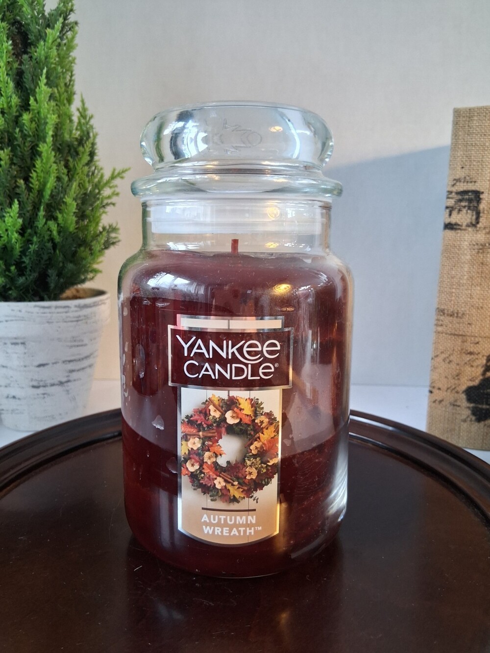 Yankee Candle "Autumn Wreath" Scent; 22 oz Jar; Fall Single Wick; Brand New!